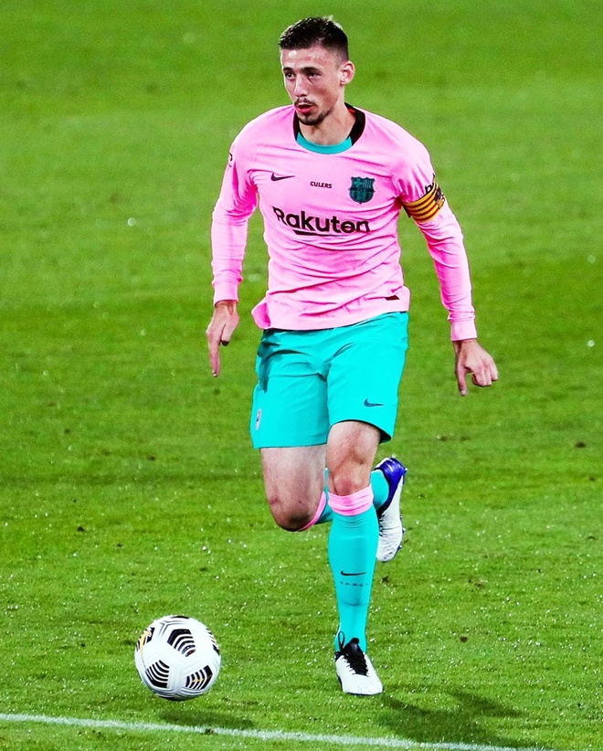 Áo bóng đá clb Barca màu hồng