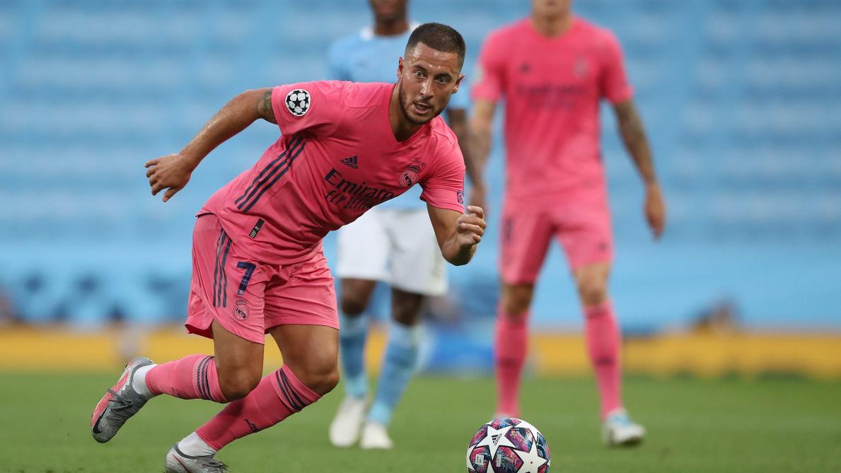 Áo đá bóng câu lạc bộ Real Madrid màu hồng