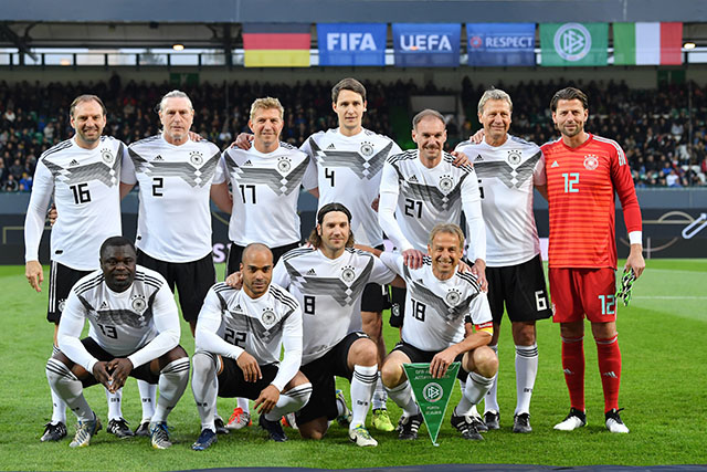 Quần áo bóng đá tuyển Đức